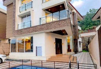 Monalisa villa has Balcony rooms