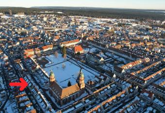 Holiday am Marktplatz Freudenstadt allows 18 year olds to book a room