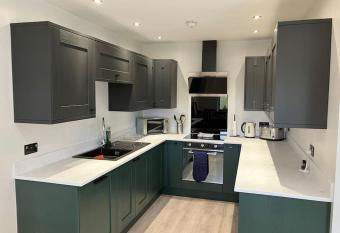 Newly renovated, modern bungalow - quiet location has Balcony rooms