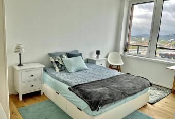 Lokstadt allows 18 year olds to book a room