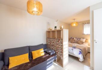 R  sidence Lawawi - studio Savoie has Balcony rooms