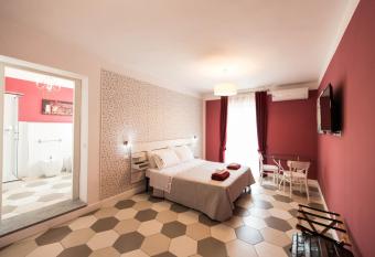 Guest House - Il Cedro Reale has Balcony rooms