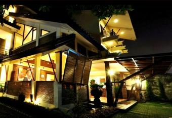 Tetirah Boutique Hotel Salatiga has Balcony rooms