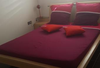 Air Marin Vue sur mer allows 18 year olds to book a room