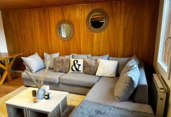 SNOW NEST: Superbe cocon enneig   has Balcony rooms