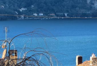 LA CASETTA DI LAURA casa indipendente in via privata has Balcony rooms