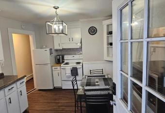 Private Apt in Middletown-Wesleyan allows 18 year olds to book a room