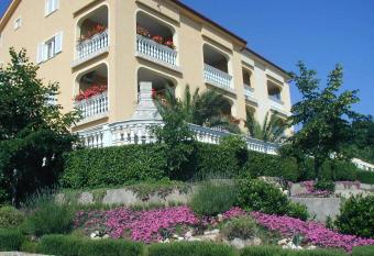 Apartments 3 Palms has Balcony rooms