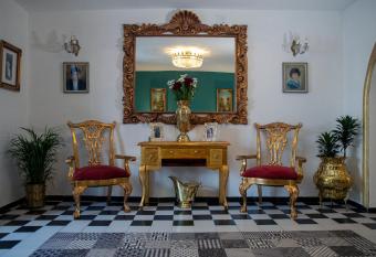 Casa Zepeda allows 18 year olds to book a room