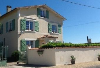 Scott vacances chambres d hotes Gondeville allows 18 year olds to book a room