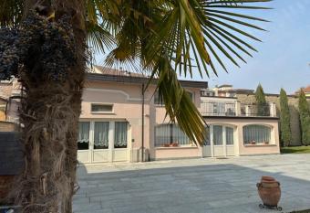 Villa Simona 1 has Balcony rooms