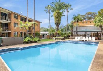 Dunes Holiday Apartment Unit 8 has Balcony rooms