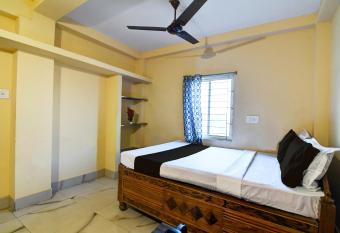 SPOT ON DHAULI PALACE 2 allows 18 year olds to book a room