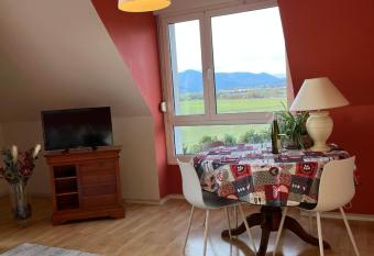 Le nid des Pruniers - F2 au calme - parking priv   has Balcony rooms