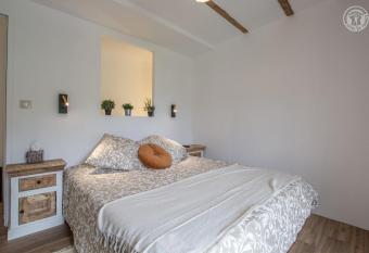 Le pigeonier has Balcony rooms