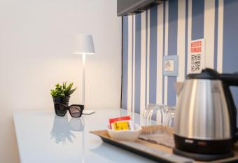 Grenil   Sea has Balcony rooms