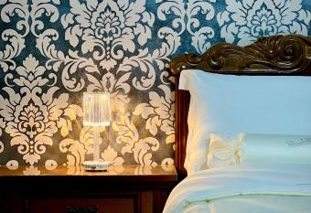 Venice VIP Guest House has Balcony rooms