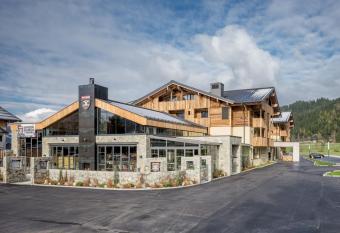 Hotel Matteo allows 18 year olds to book a room