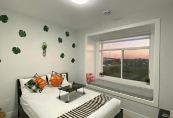 Sweet home (mountain view) allows 18 year olds to book a room