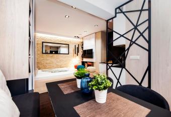 Apartments Casa   eki   allows 18 year olds to book a room