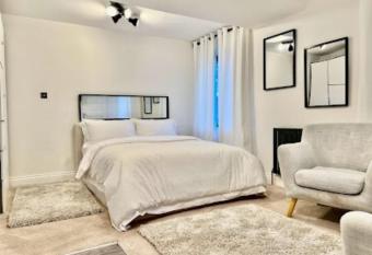 Luton Airport Studio allows 18 year olds to book a room