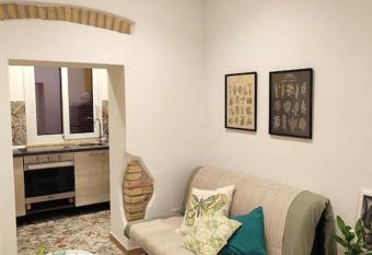 Casa CentoC    allows 18 year olds to book a room