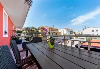 Apartment Zaneto has Balcony rooms