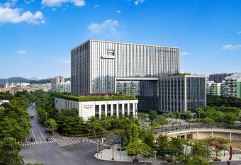 New World Guangzhou Hotel has Balcony rooms
