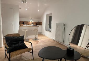 le havre Isabey allows 18 year olds to book a room