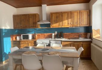 Pivoine has Balcony rooms