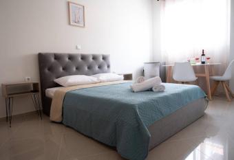 Anesis Airport rooms 102 allows 18 year olds to book a room