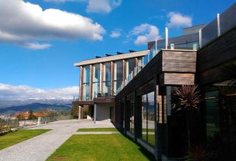 Tempus Hotel & Spa allows 18 year olds to book a room