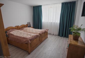 Biertan 48 Guesthouse has Balcony rooms