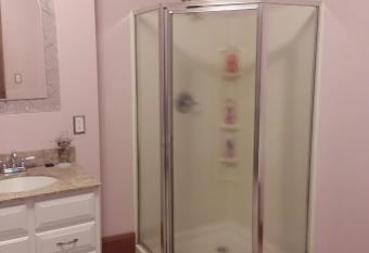 Inn Port D'Vino allows 18 year olds to book a room