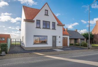 Villa Veldzicht allows 18 year olds to book a room