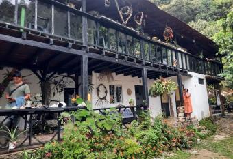 Eco Hostal Tierra de Agua y Fuego has Balcony rooms