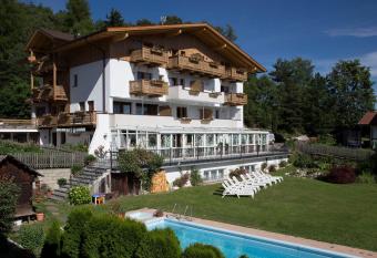 Naturhotel Edelweiss has Balcony rooms