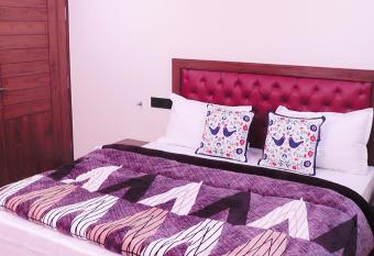 Hotel Jakhu Heights has Balcony rooms