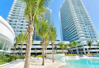 Azure North - Munar Suite has Balcony rooms