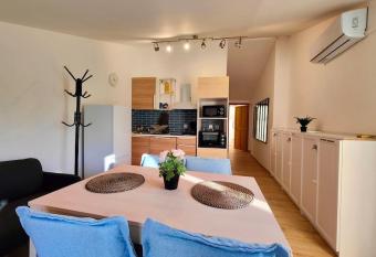 Appartement 2 chambres Terrasse has Balcony rooms