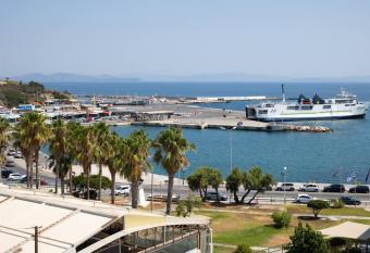 Sea View Rental with Easy Access to the Islands allows 18 year olds to book a room