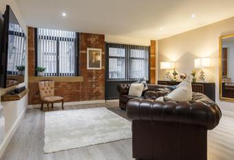 Outside Balcony Lux Apartment has Balcony rooms