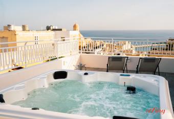 Avalon Boutique has Balcony rooms