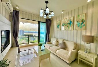 Coastal Suite 3R1B 4 - 6pax A3219 King s Homestay has Balcony rooms