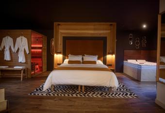 * L   Eden * Maison romantique avec baln  o et sauna allows 18 year olds to book a room