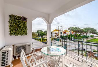 Sublime Sun and Van, By Meco Stays has Balcony rooms