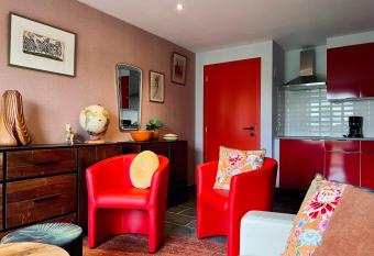 R  ve Perdu / studio PJ has Balcony rooms