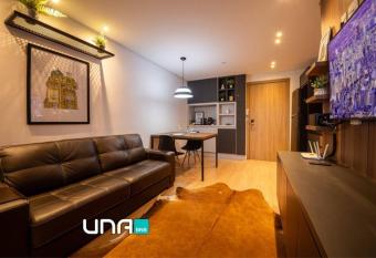 Studio 314 Parque Una + garagem allows 18 year olds to book a room