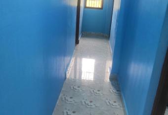 VR HOTEL AND ROOMS allows 18 year olds to book a room