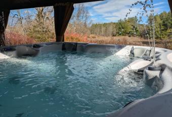 The Nest in the Forest Bed and Breakfast (Hot tub and Sauna) has Balcony rooms